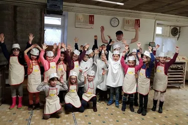 Les écoliers en apprentis boulangers