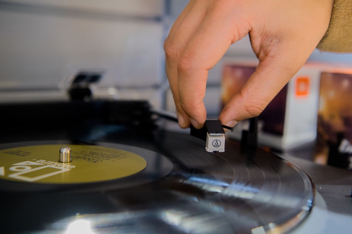 Fautil réparer ou acheter une platine vinyle neuve ? La Montagne — free download