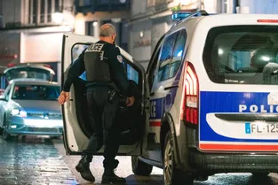 Ivre et accidenté, le conducteur avait copieusement insulté les policiers à Arpajon-sur-Cère (Cantal)