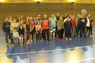 Seize équipes au tournoi de badminton