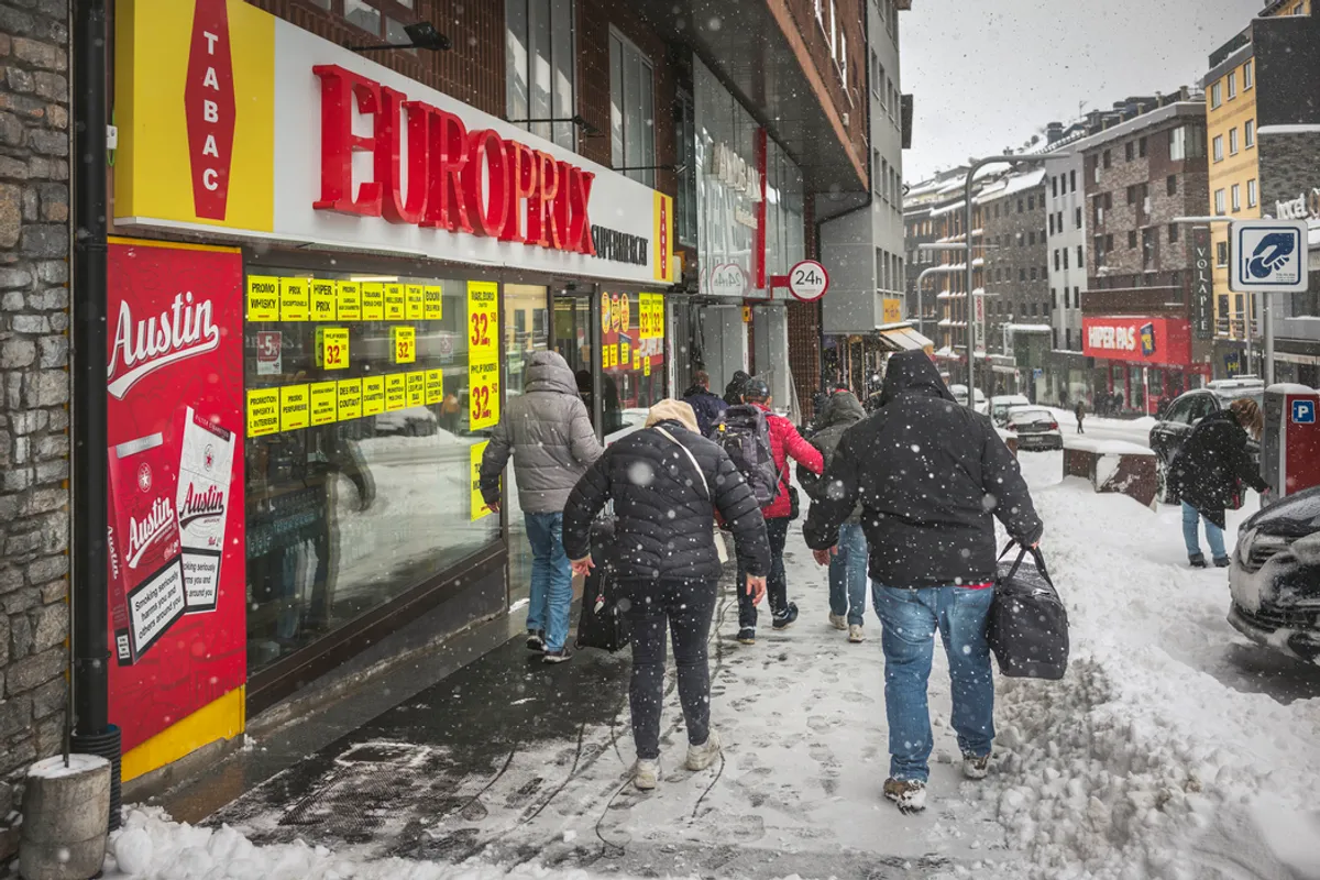 elfbar nachfüll pod läuft aus Andorre fait un tabac : on vous embarque dans l'interminable Aurillac-Pas  de la Case, l'autocar des fumeurs