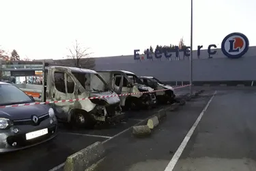 Quatre véhicules incendiés à La Souterraine (Creuse)