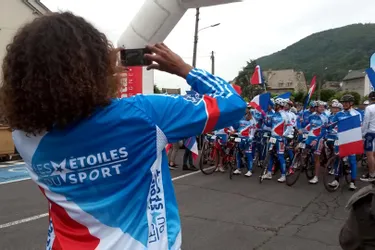 Les Etoiles du sport font la promotion du territoire avec leur hashtag #vivelecantal