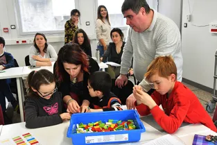 Le braille va s'inviter en briques de LEGO® dans les écoles d'Auvergne