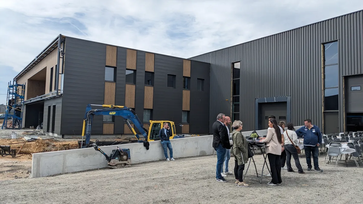 Armes & liquides met 4 millions d'euros  Andrzieux-Bouthon - Le Pays  Roannais