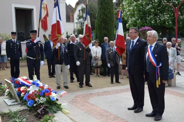 Français et Allemands main dans la main pour le 8 Mai à Néris-les-Bains