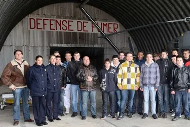 Des lycéens ont visité la base aérienne d’Orange le 15 janvier