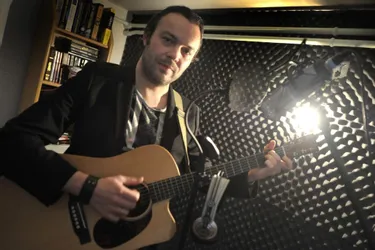 Le chanteur et musicien briviste, Fabien Cat, a composé un morceau sur le massacre d’Oradour