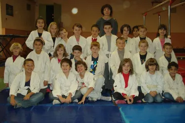 Les écoliers à la découverte du judo