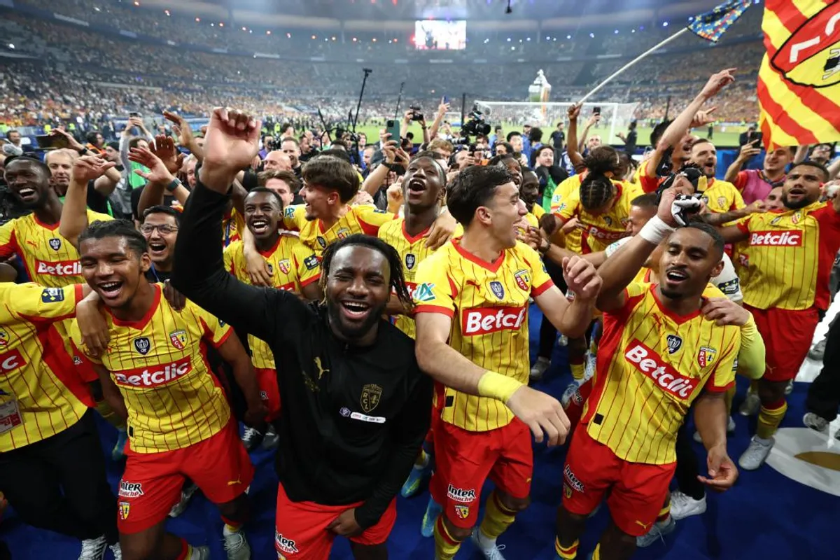 Lens remporte sa première Coupe de France en battant Nice