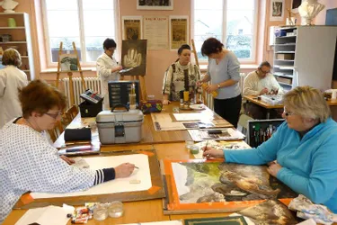 L’Académie d’art, qui fête ses 20 ans, accueille des passionnés de 6 à 90 ans à Chazeuil