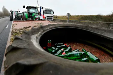 Arrêté ivre au volant de son tracteur sur l'A77, un éleveur du Cher s'enfuit pour une course-poursuite de 6 km