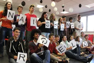 Les élèves de l’atelier théâtre du lycée Ventadour présentent leur pièce Ventadour Philosoph e