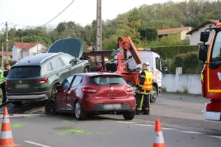 Trois véhicules impliqués dans un accident de la route à Vergongheon (Haute-Loire)