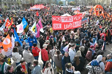 A Clermont-Ferrand, une foule de manifestants "en état de légitime défense sociale"