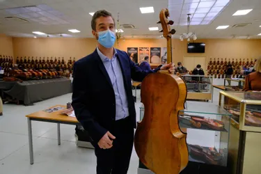 Une vente « exceptionnelle » d'instruments à cordes à Vichy (Allier), dont un violoncelle coté à 300.000 €