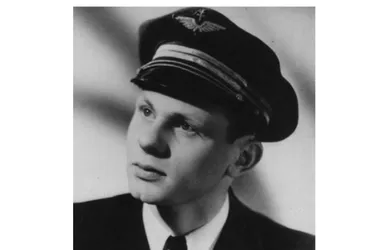 Roland de la Poype (1920- 2012), enfant des Pradeaux (Puy-de-Dôme), héros de la Seconde Guerre mondiale et entrepreneur