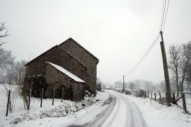 La neige bloque la circulation en Creuse