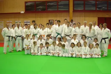 Séance au nouveau dojo pour les judokas