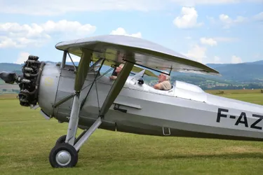 Retour sur les pilotes, parachutistes et modèles d’avions de 1937