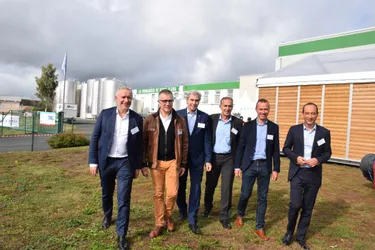 À Saint-Flour (Cantal), le groupe Sodiaal voit l'avenir du bleu en rose et investit 10 millions d'euros