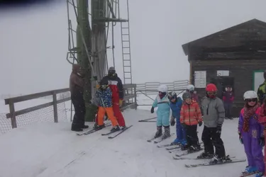 Cinq séances de ski alpin pour les écoliers du RPI Picherande-Saint-Donat