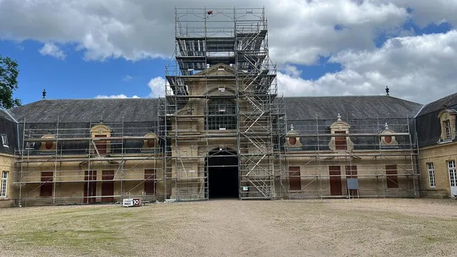 Prye Une visite-conférence au château de Prye - Le Journal du Centre