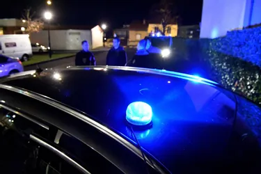 Menaces de mort et coups de couteau sur la porte du voisin de palier à Clermont-Ferrand