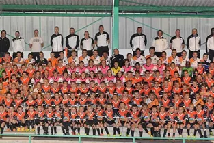 Avec un effectif de 230 jeunes footballeurs, l’école de formation est la première école du Cantal