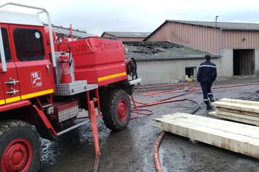 Puy-de-Dôme : une salle de traite détruite par le feu à Ceyssat, les animaux évacués