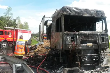 A89 : un camion moldave en feu près de Saint-Germain-Laval