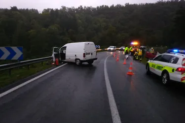 Un blessé dans un choc frontal entre deux voitures, à Job (Puy-de-Dôme)