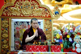 Bouddhisme : 800 personnes rassemblées pour une initiation avec le Karmapa au temple de Biollet