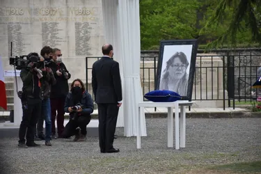 Hommage à la fonctionnaire de police poignardée à mort : "assassinée parce qu'elle était au service de la France"