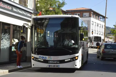 À l'arrêt, les chauffeurs des bus de Thiers (Puy-de-Dôme) ne peuvent pas couper leur moteur