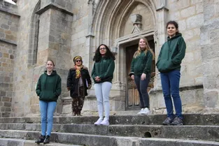 Des étudiantes allient tourisme et mémoire de la Seconde Guerre mondiale sur Ambert Livradois Forez (Puy-de-Dôme)