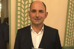 Sylvain Forge premier lauréat du Prix du roman cyber