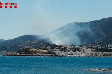 Espagne : un incendie ravage un parc naturel catalan, 350 personnes évacuées