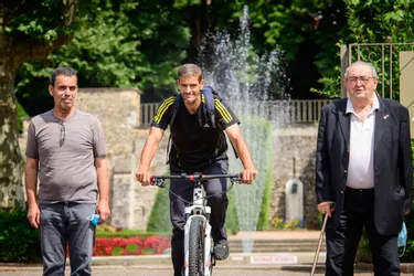 Roland Iddir va parcourir 2.500 km à vélo entre Montluçon (Allier) et Quimper pour les malades en cardiologie