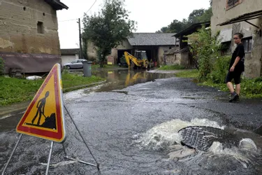 Suite aux inondations d’août, la Ville va lancer une étude hydrologique et sensibiliser la population