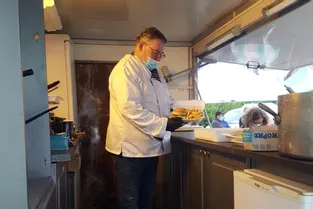 Un food truck investit le marché dorien