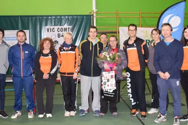Au deuxième tournoi nocturne du Vic Comté Badminton