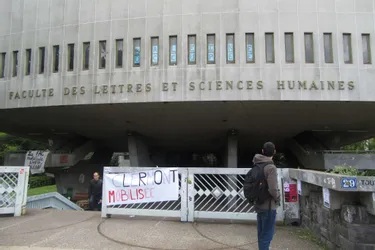 L'amphi Agnès Varda de la faculté de lettres de Clermont reste bloqué jusqu'au 3 mai