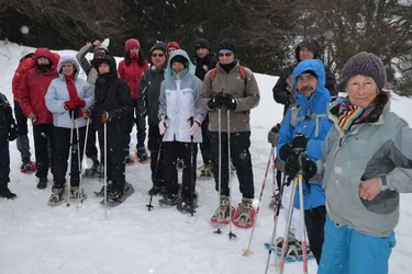 La Fête nationale de la raquette à neige avait lieu hier, sur le blanc manteau du col des Pradeaux