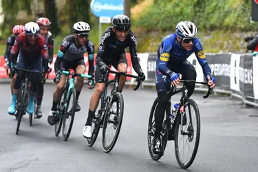 Giro d'Italia : Ewan s'impose au sprint, Bardet et Cavagna évitent les chutes