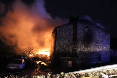 Leur maison brûle au cours du réveillon à Roche-en-Régnier (Haute-Loire)