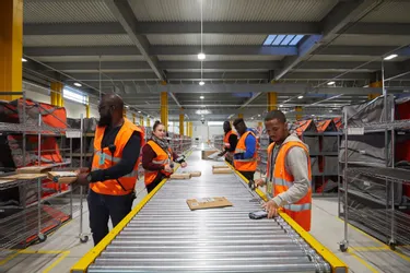Amazon envisage de suspendre l'activité de ses centres de distribution en France dont celui de Saran