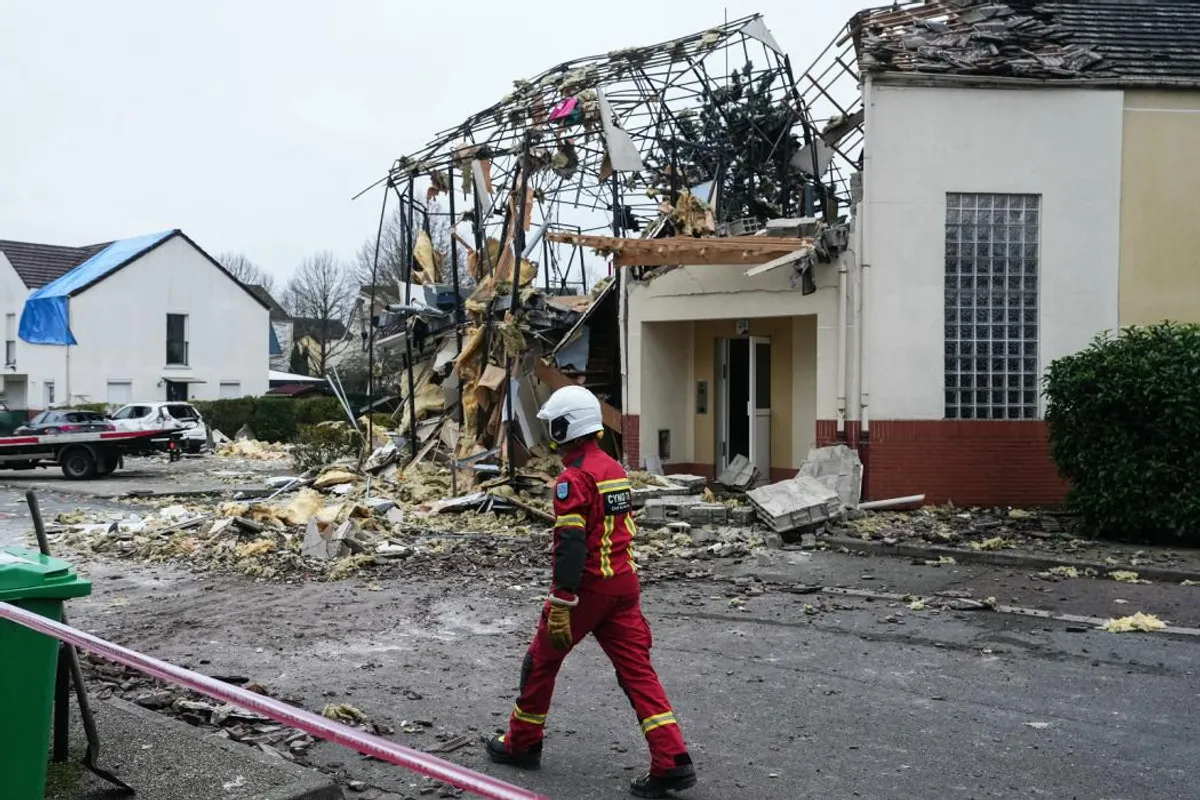 “Il était seul au milieu des flammes”: le geste héroïque de ces voisins ...