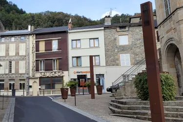 Quatre personnes mises en examen pour viols et agressions sexuelles, notamment sur mineur, sur fond de secte en Corrèze
