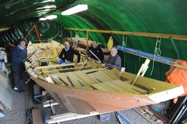 Les bateaux traditionnels à fond plat de l’Allier vogueront-ils de nouveau entre Vichy et Moulins ?